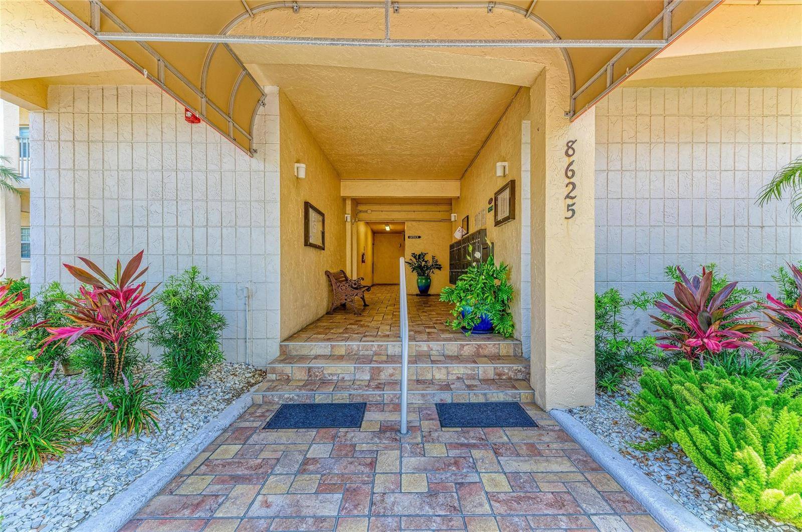 8625 MIDNIGHT PASS RD #208B, Sarasota, FL 34242