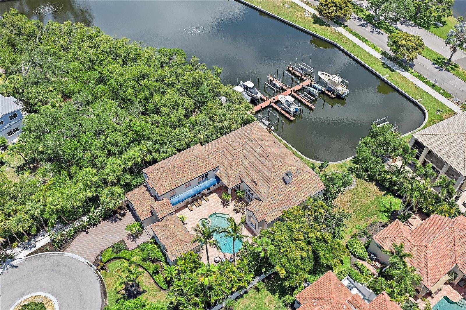 617 WESTON POINTE CT, Longboat Key, FL 34228