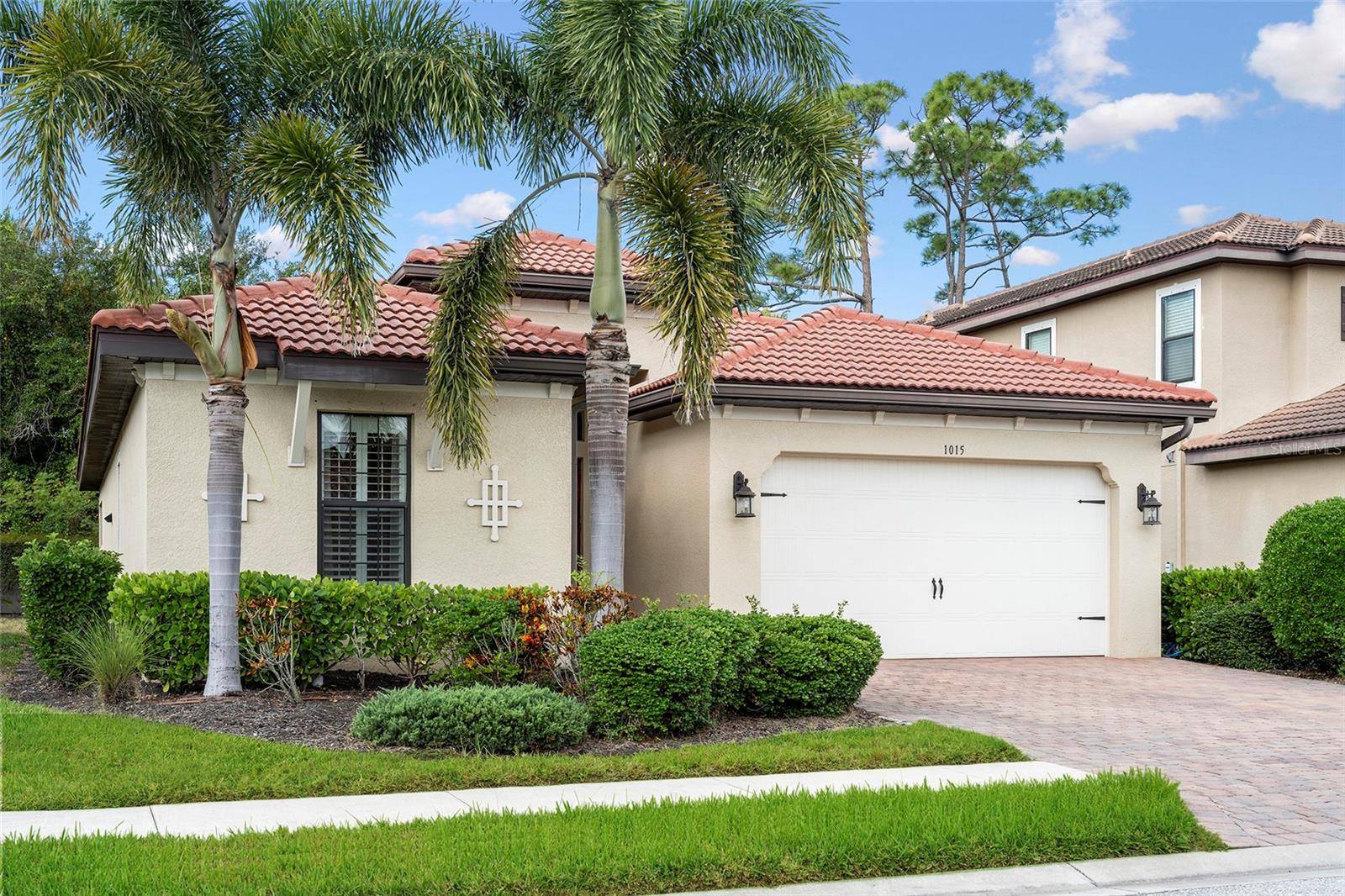 1015 BLUFFWOOD DR, Nokomis, FL 34275
