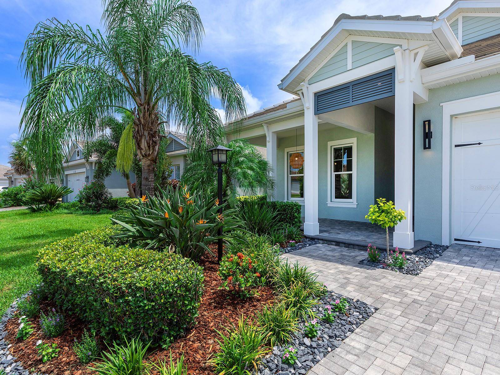 8282 GRANDE SHORES DR, Sarasota, FL 34240