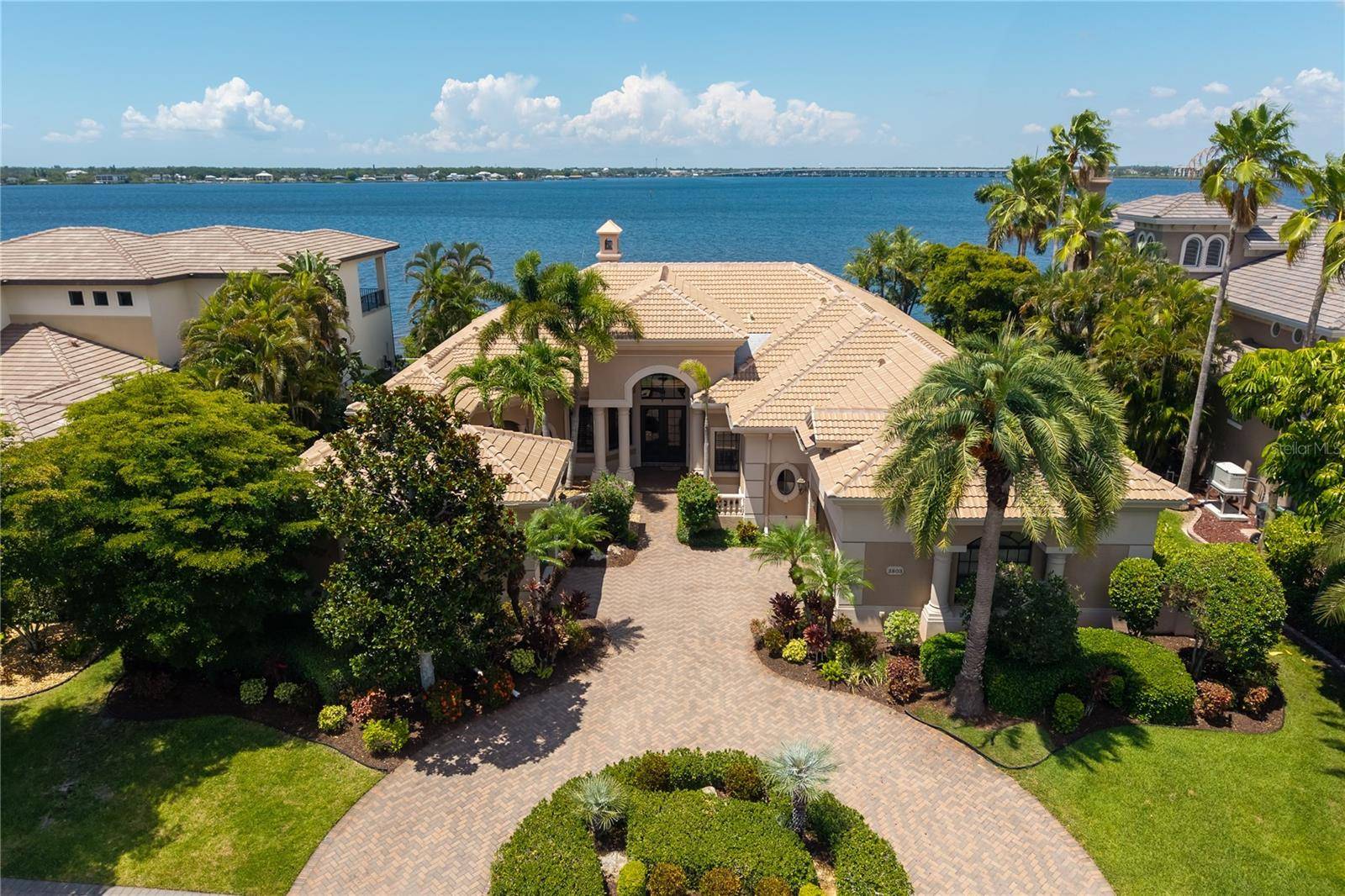 3803 HAWK ISLAND DR, Bradenton, FL 34208