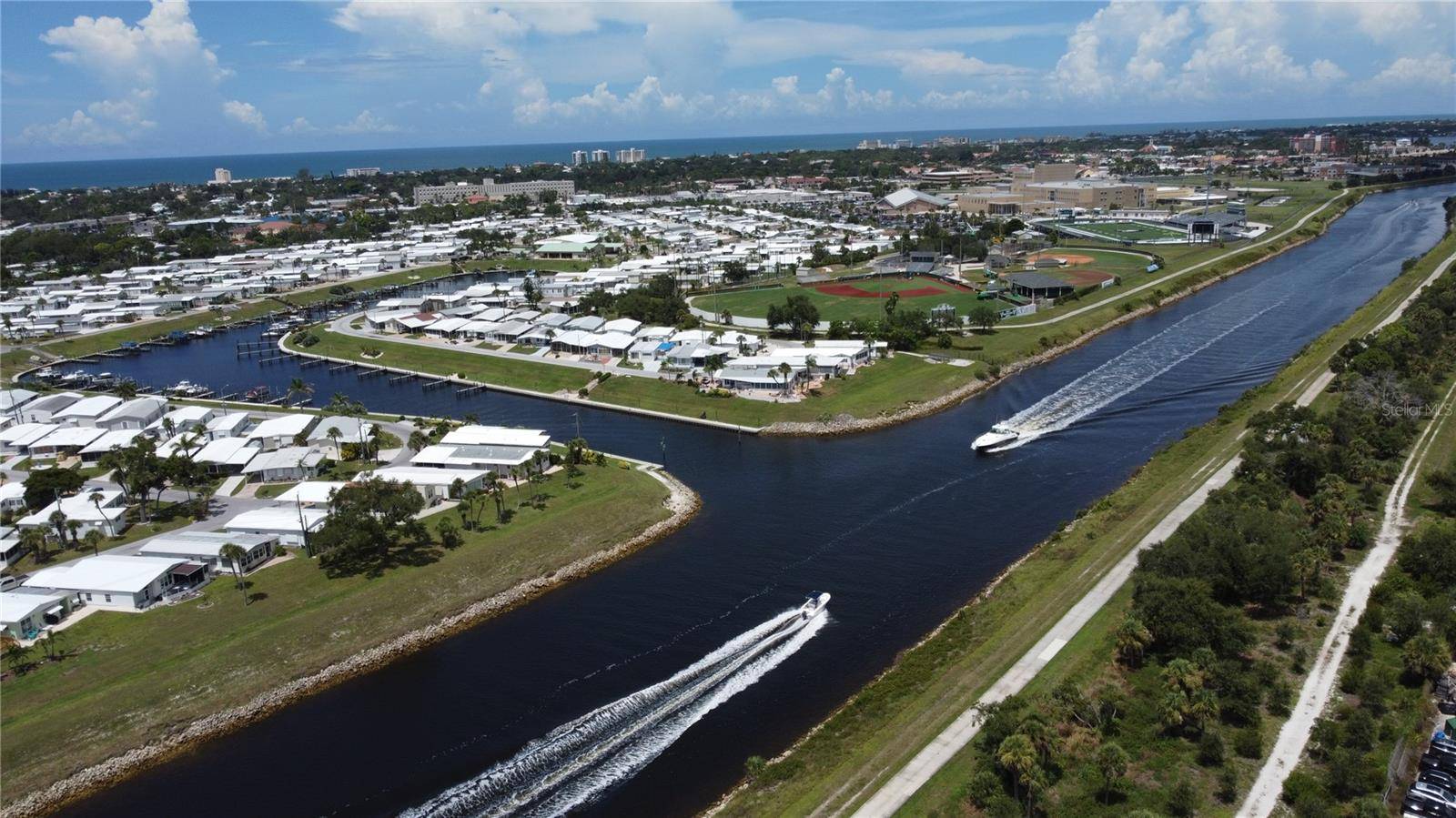 602 CAREFREE, Venice, FL 34285