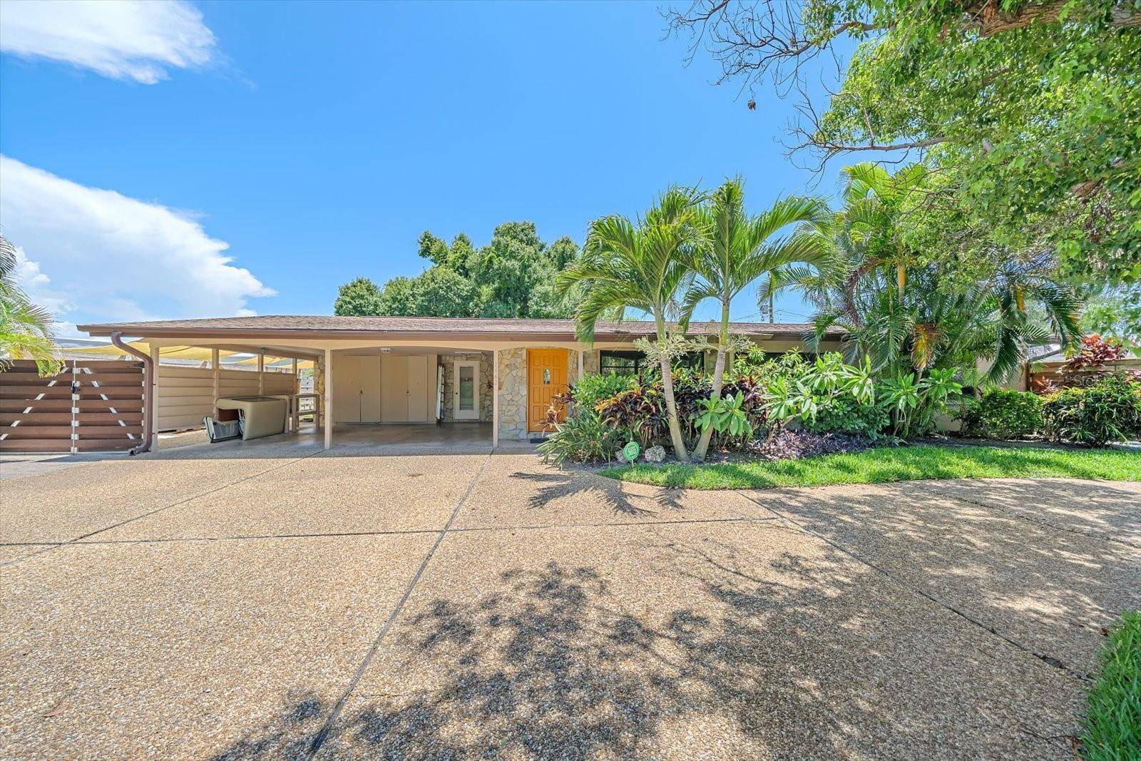 2462 CLEMATIS ST, Sarasota, FL 34239