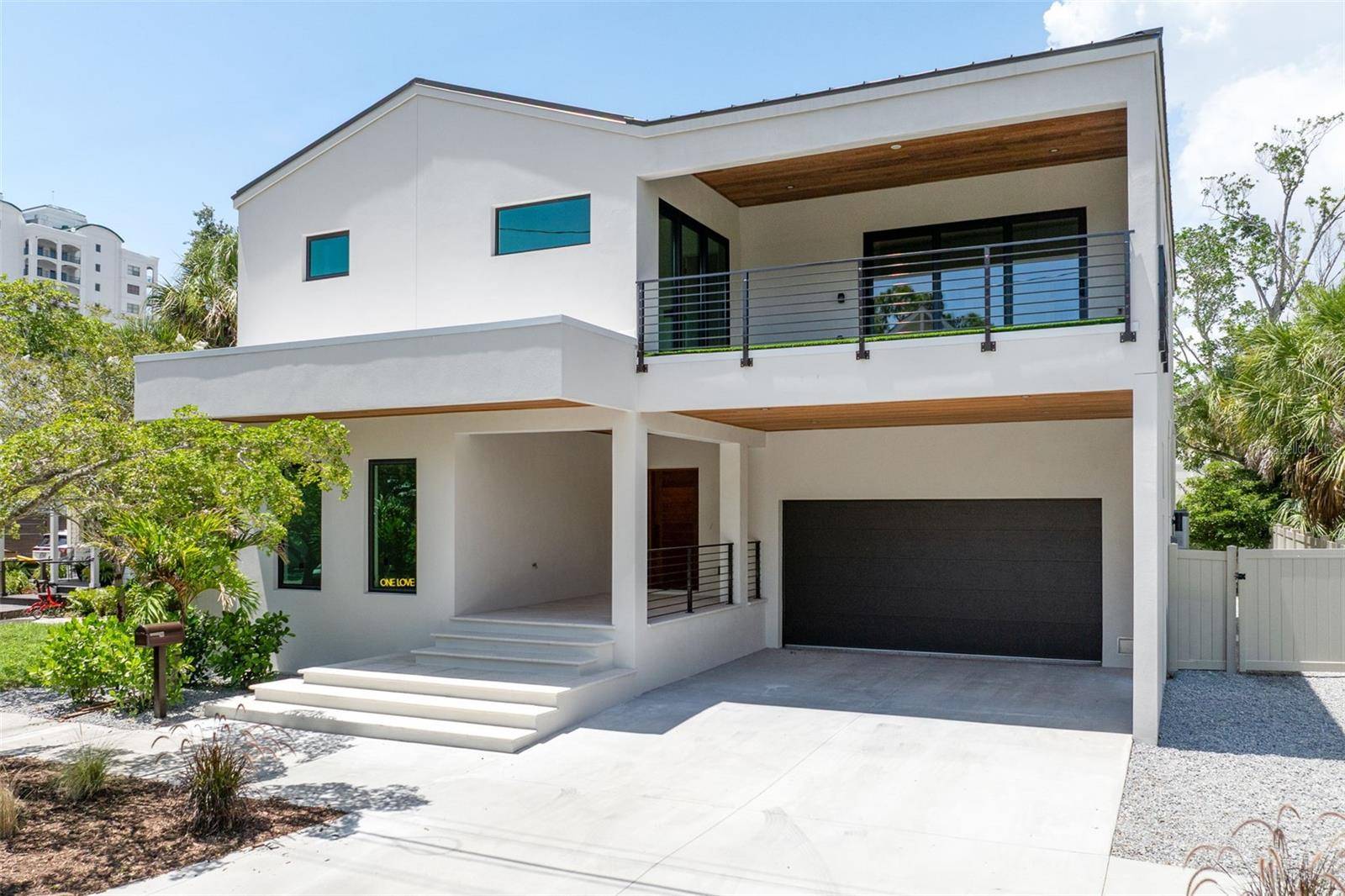 1681 OAK ST, Sarasota, FL 34236
