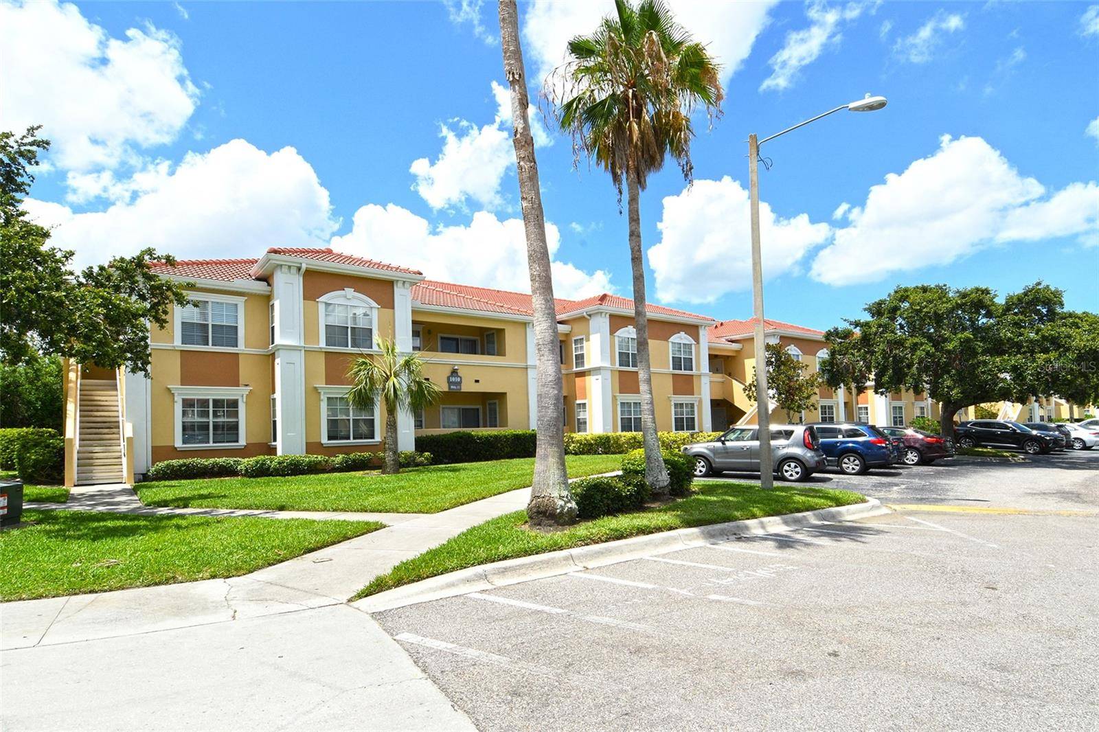 1010 VILLAGIO CIR #201, Sarasota, FL 34237