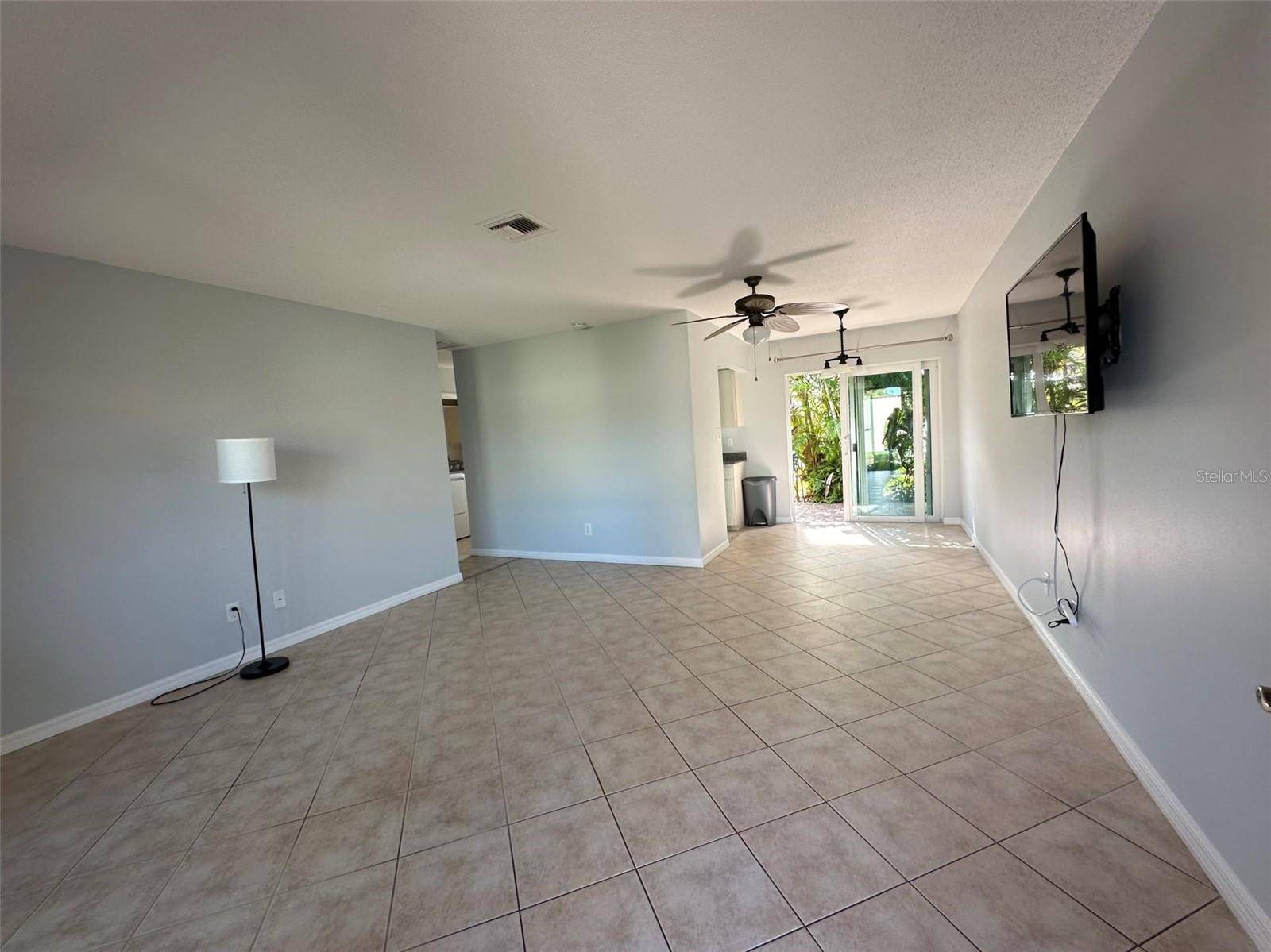 2105 PUEBLO CIR #V2, Sarasota, FL 34231