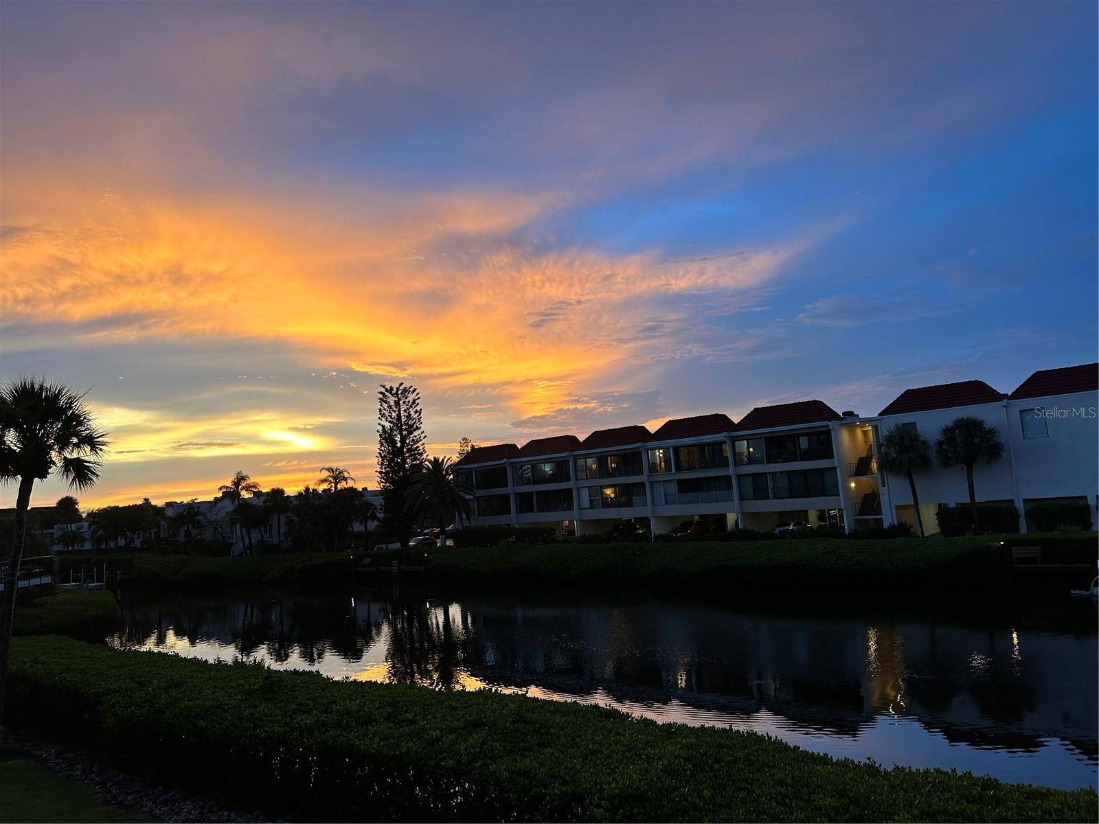 3705 E BAY DR #103, Bradenton Beach, FL 34217