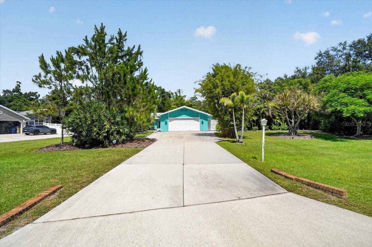 3282 TOBERO LN, Sarasota, FL 34235