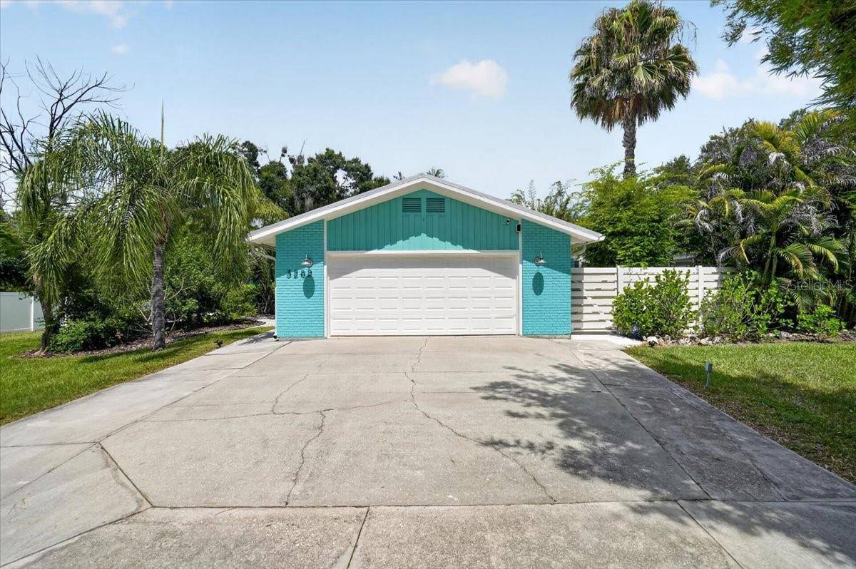3282 TOBERO LN, Sarasota, FL 34235