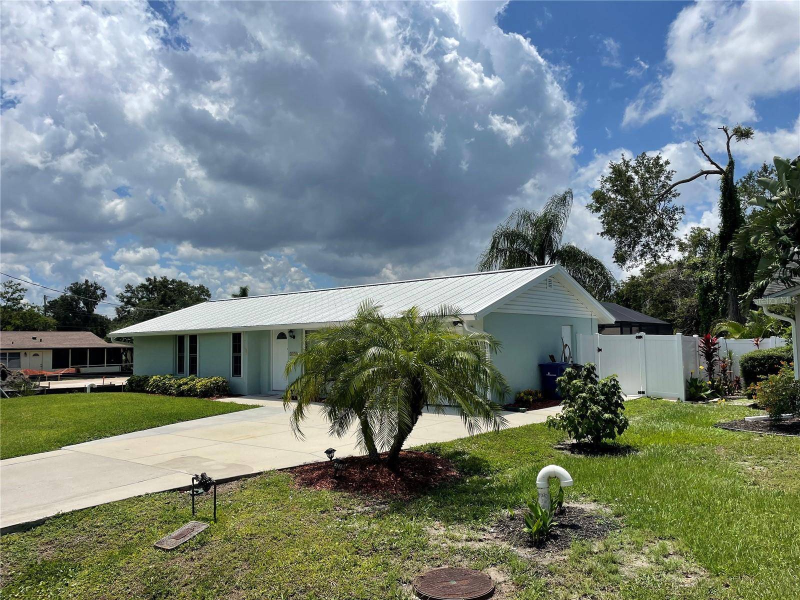 3410 BAY ST, Sarasota, FL 34237