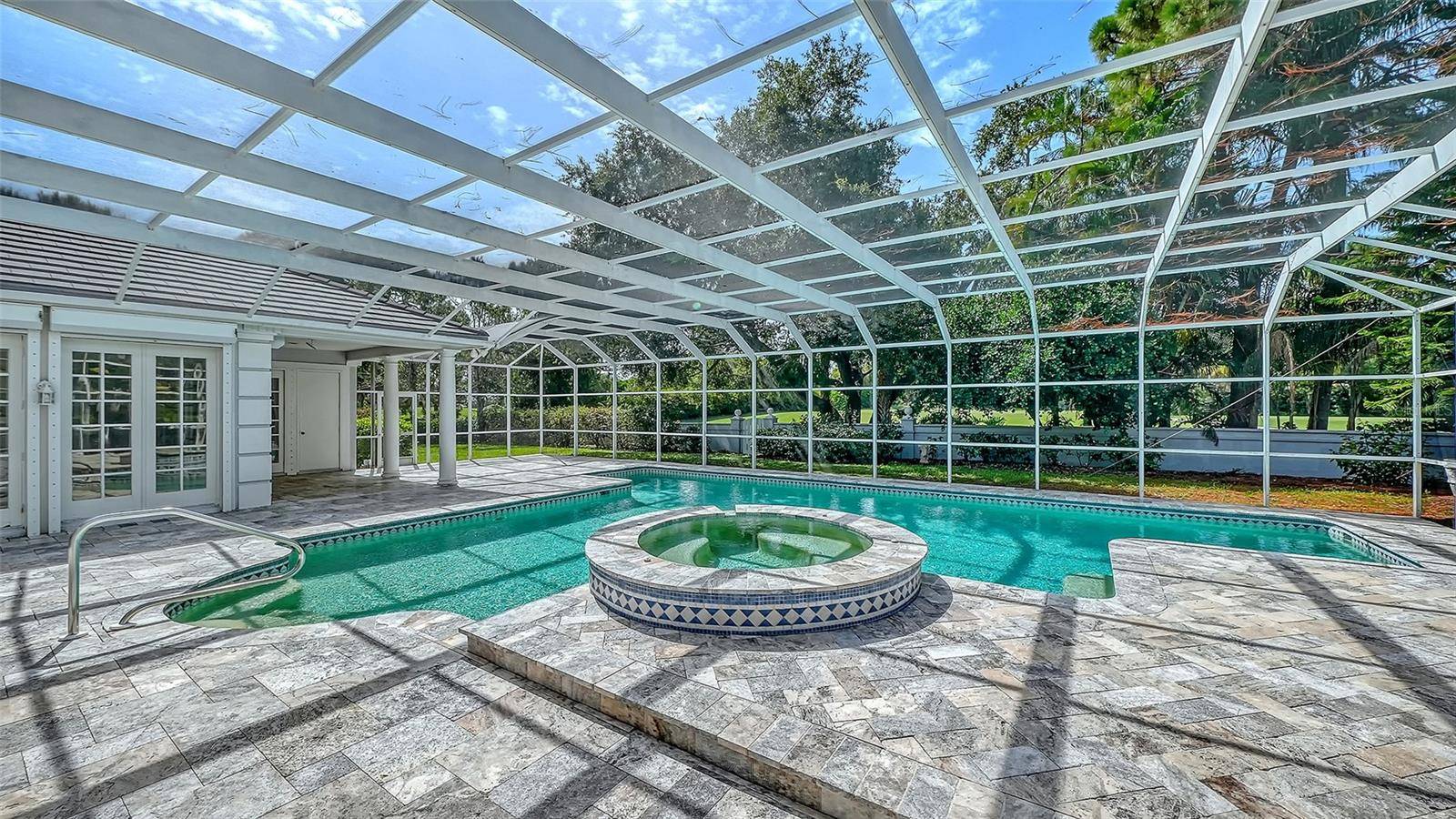 916 MACEWEN DR, Osprey, FL 34229