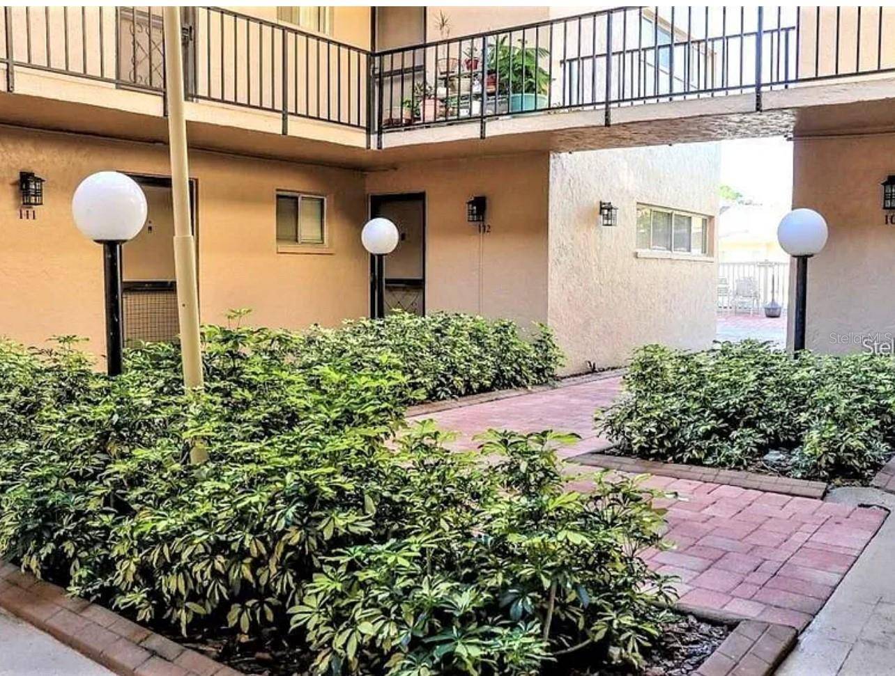 2763 WOODGATE LN #211, Sarasota, FL 34231