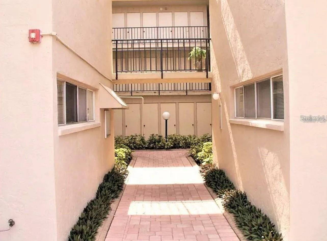 2763 WOODGATE LN #211, Sarasota, FL 34231
