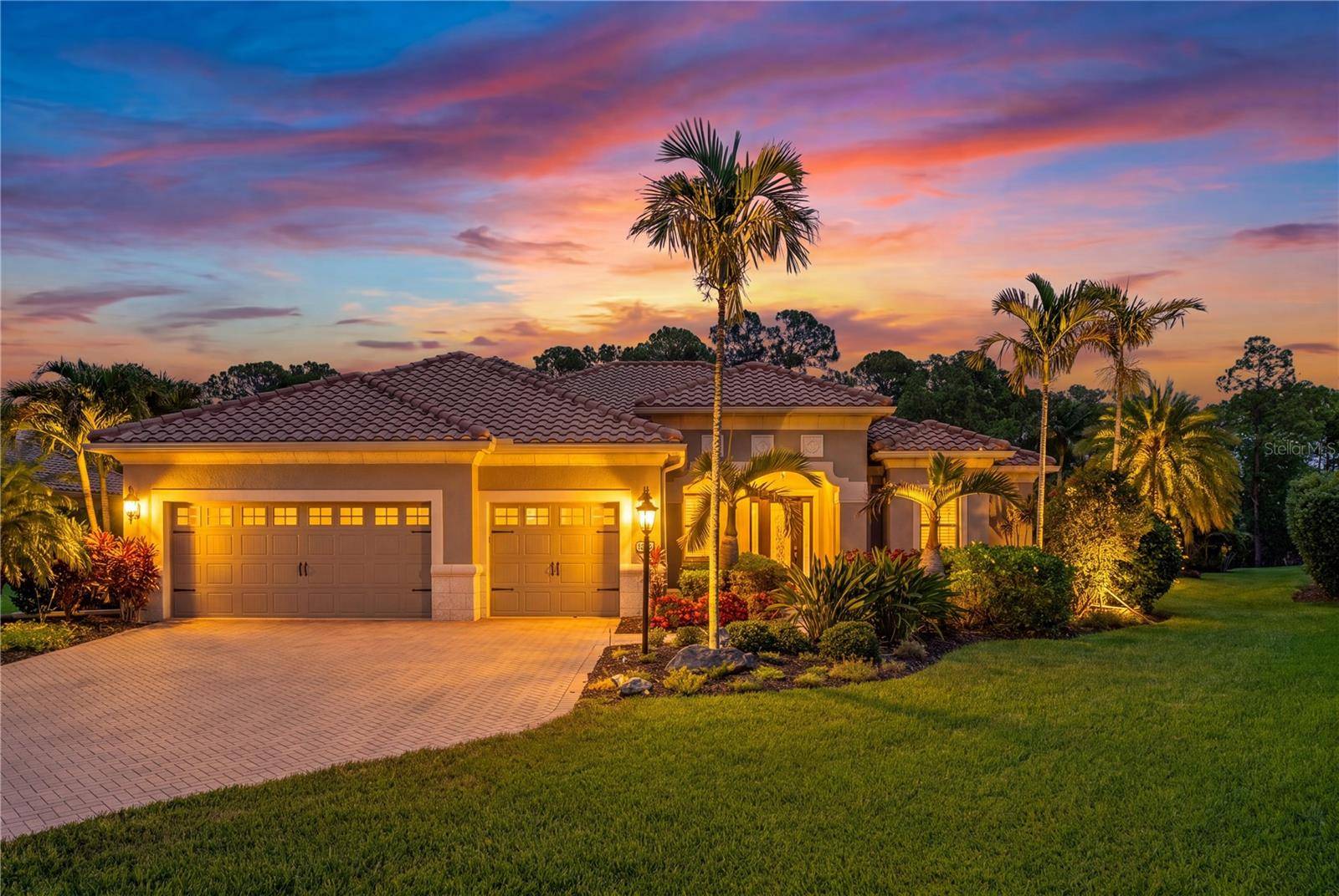 8276 LARKSPUR CIR, Sarasota, FL 34241