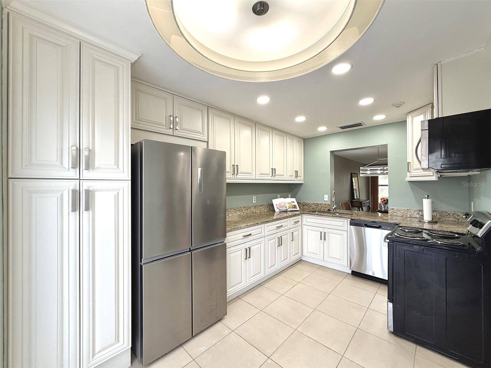 942 N BENEVA RD #V28, Sarasota, FL 34232