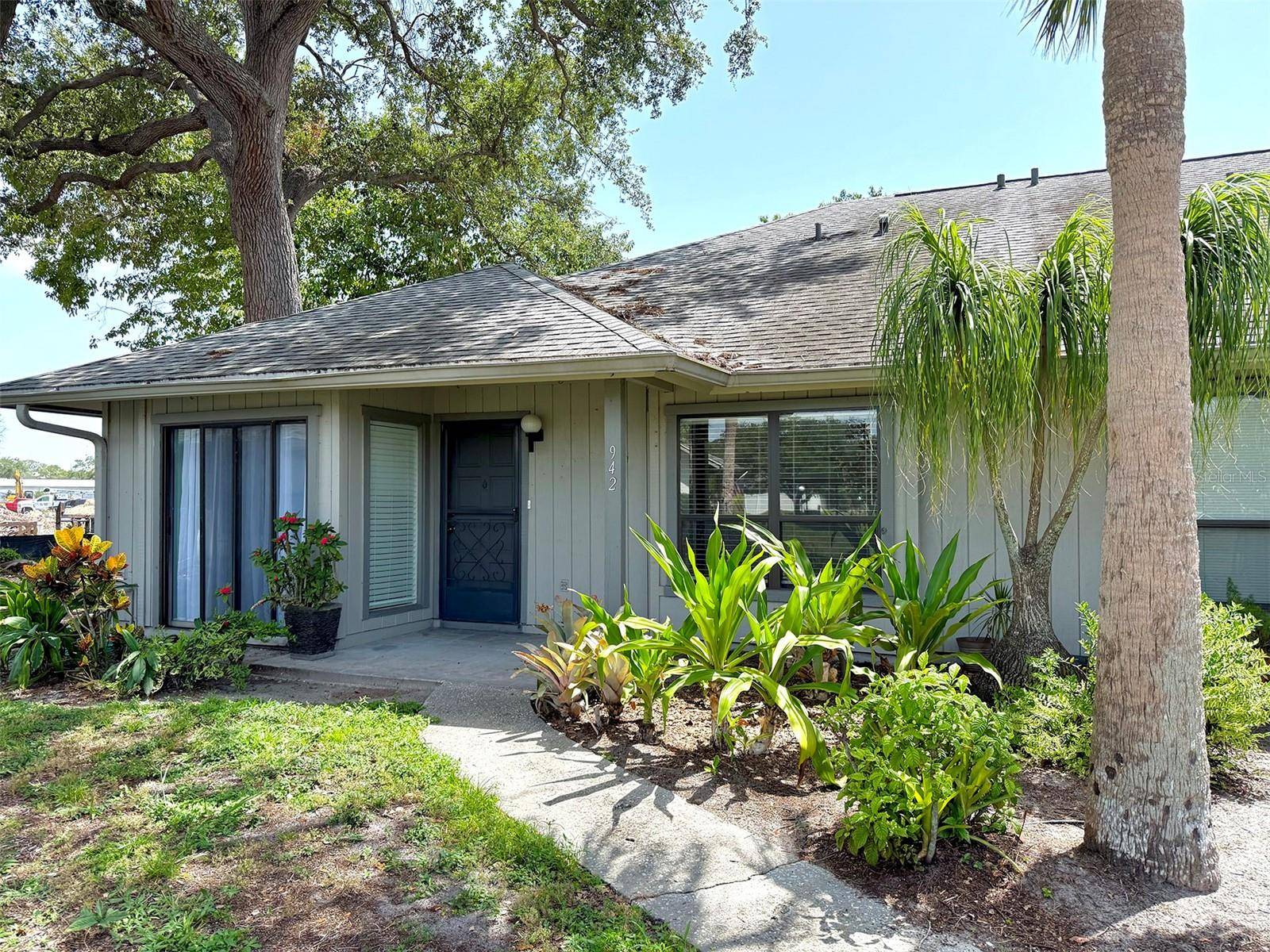 942 N BENEVA RD #V28, Sarasota, FL 34232