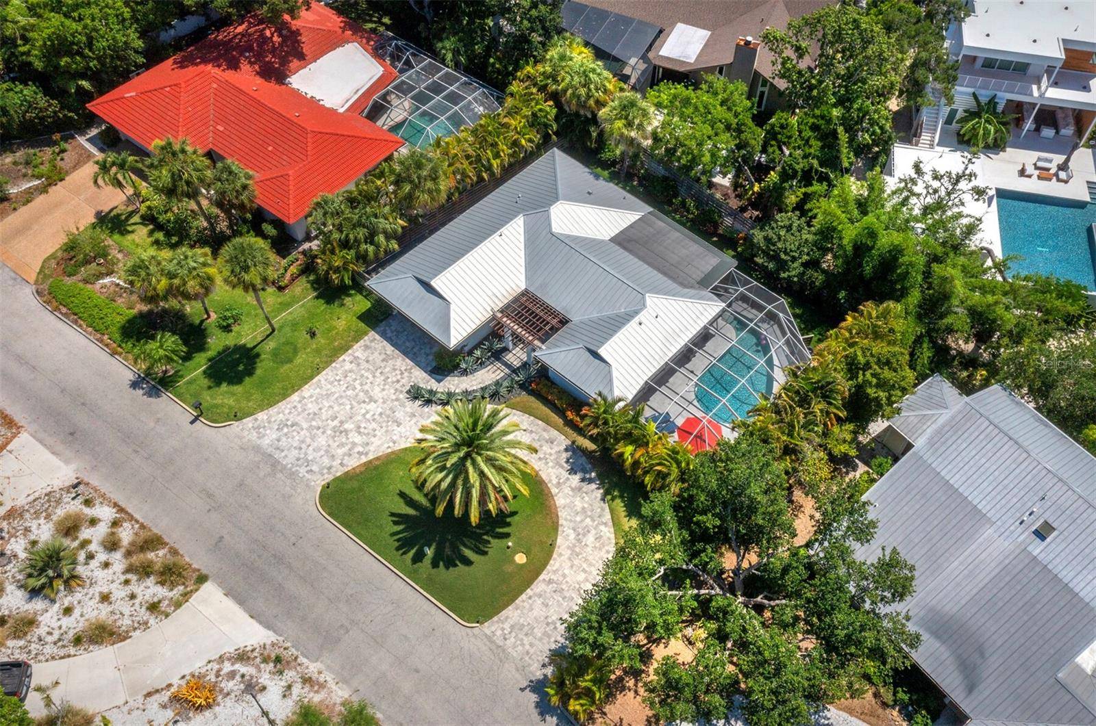 622 TROPICAL CIR, Sarasota, FL 34242