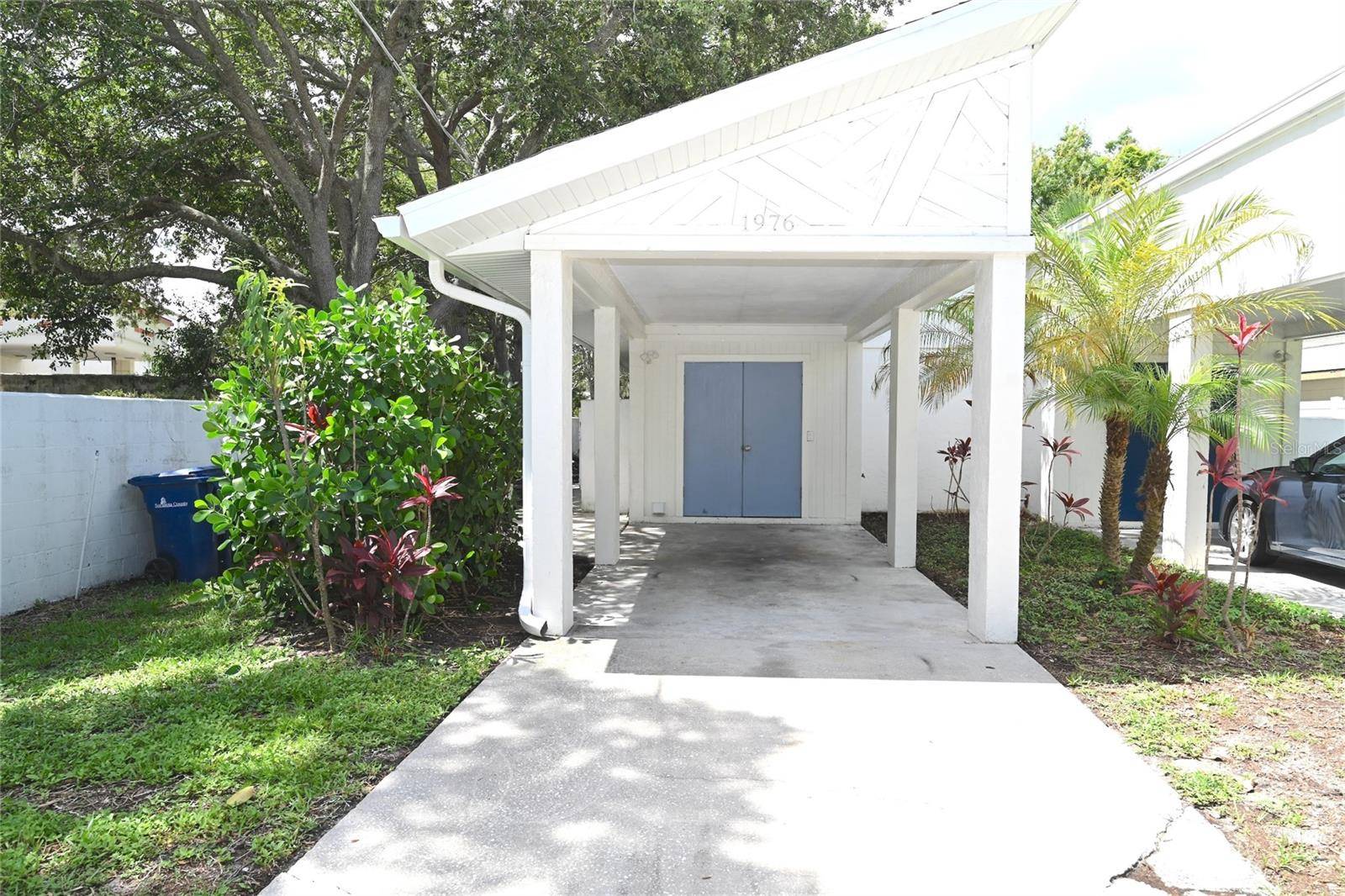 1976 DEBBIE ST, Sarasota, FL 34231