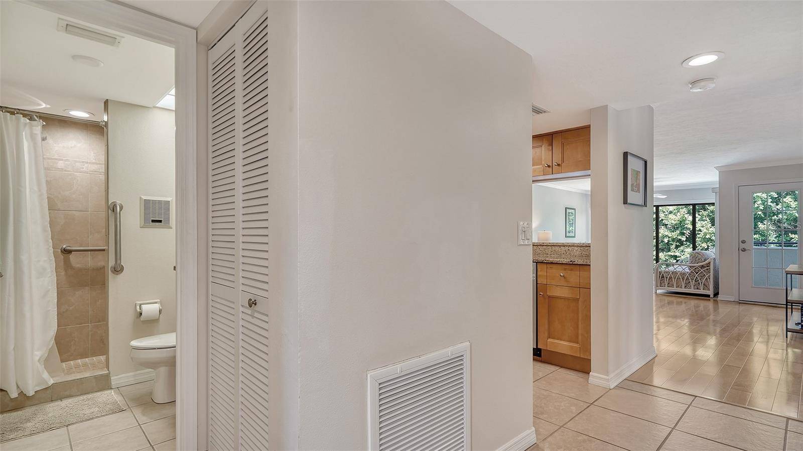835 S OSPREY AVE #201, Sarasota, FL 34236