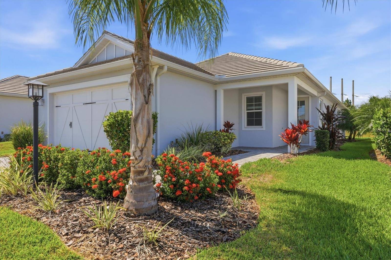 8113 STERNWAY RD, Sarasota, FL 34240