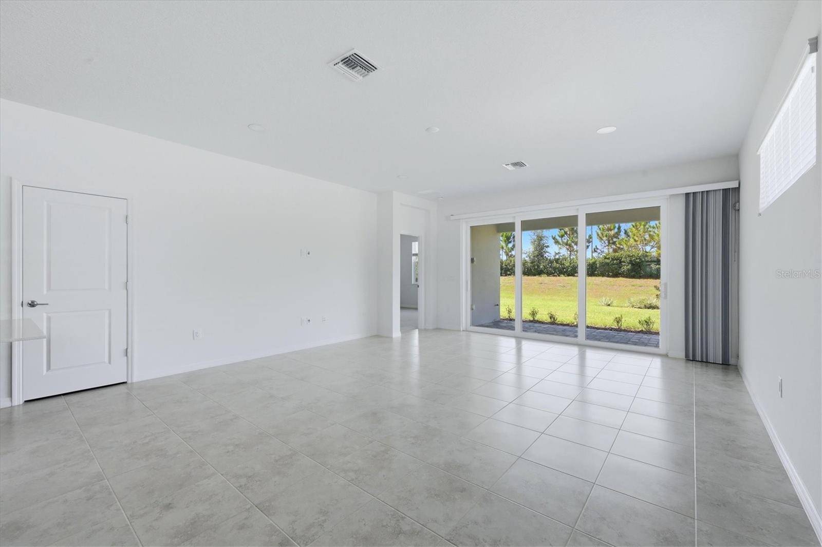8113 STERNWAY RD, Sarasota, FL 34240
