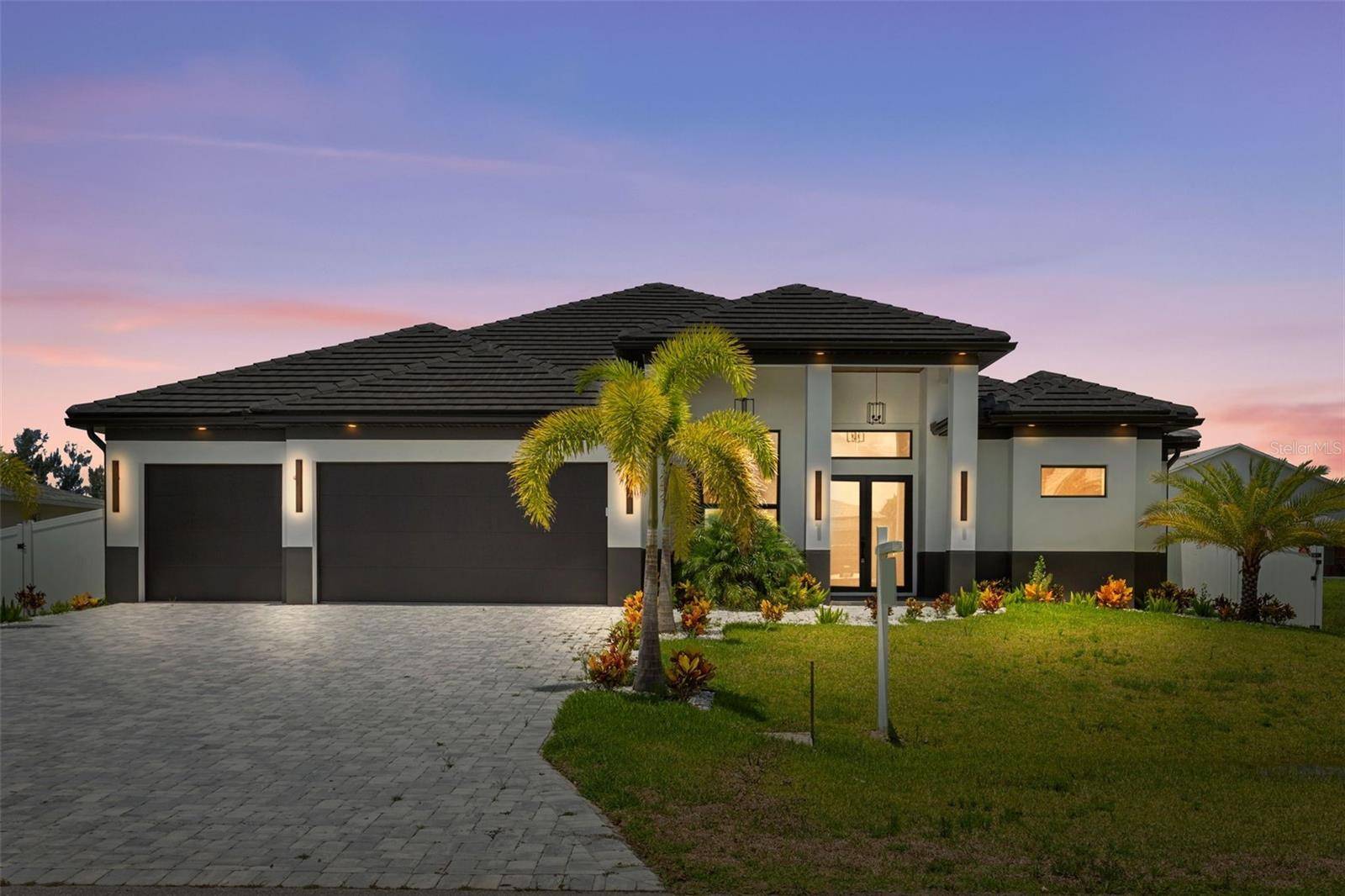 10 SW 33RD AVE, Cape Coral, FL 33991