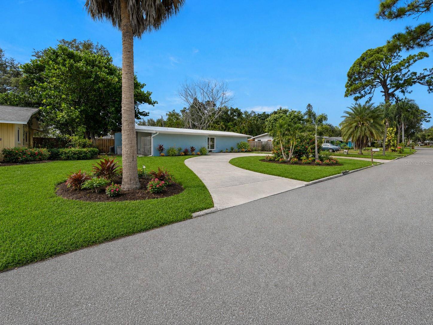138 HOLLY AVE, Sarasota, FL 34243