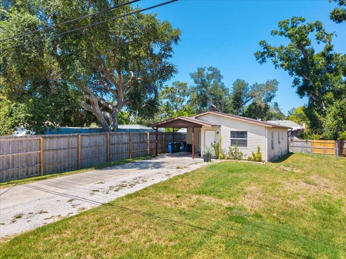 4050 ROCKEFELLER AVE, Sarasota, FL 34231