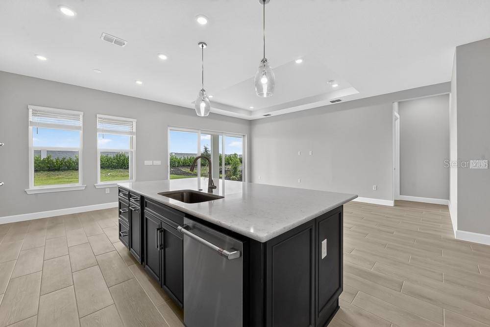 7700 BLUE MOON RUN, Sarasota, FL 34241