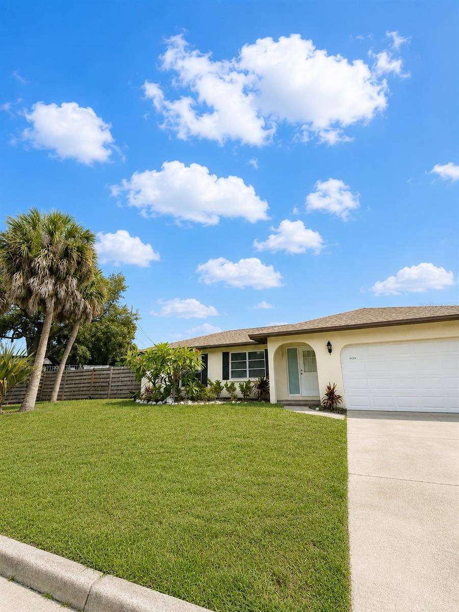 2428 LINWOOD DR, Sarasota, FL 34232