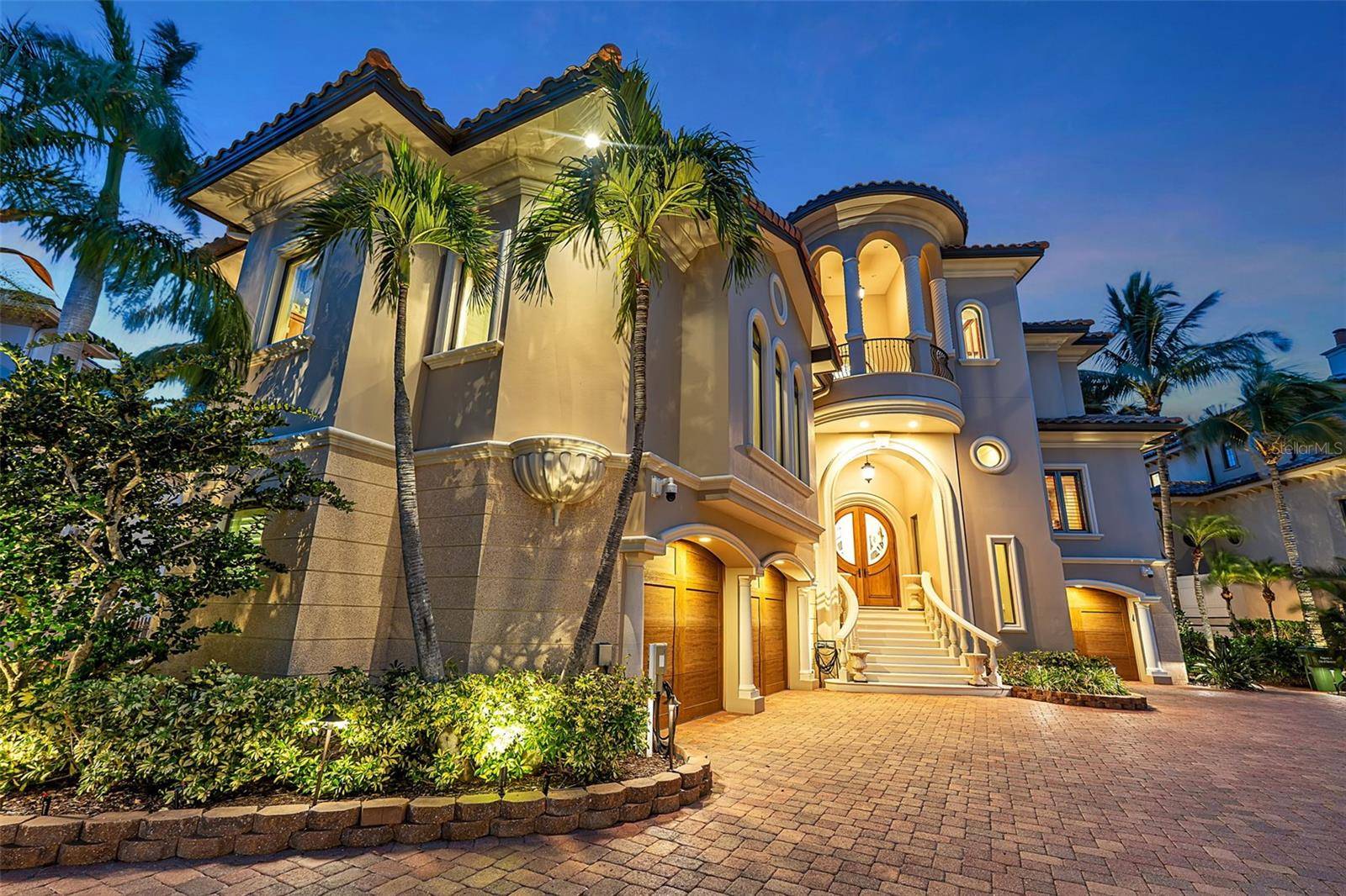 1372 HARBOR DR, Sarasota, FL 34239