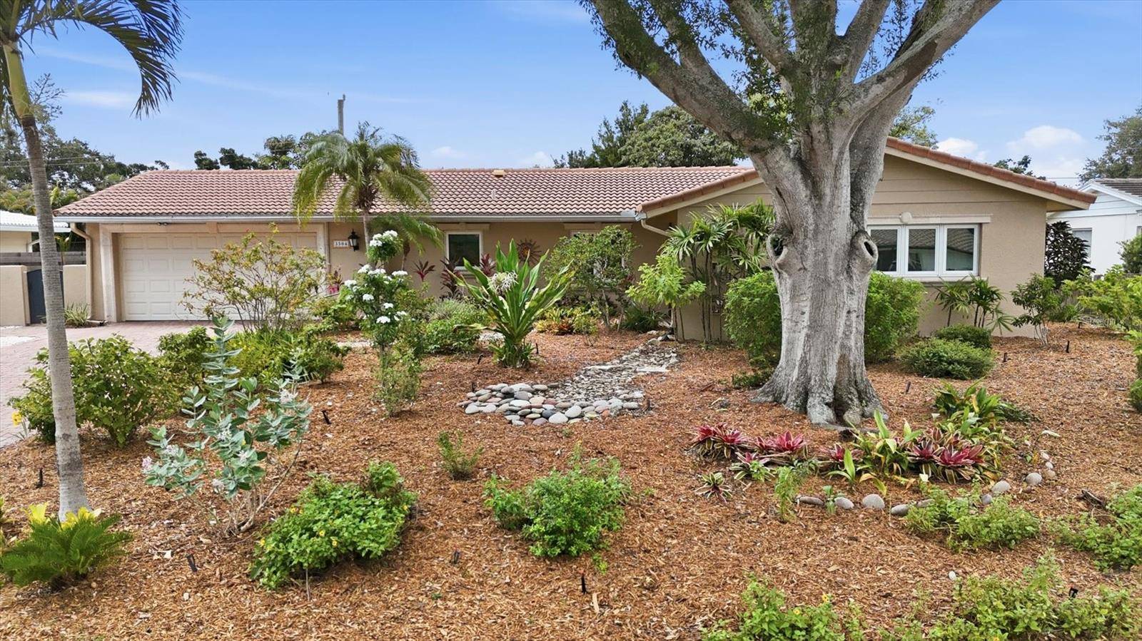 3504 BROOKLINE DR, Sarasota, FL 34239