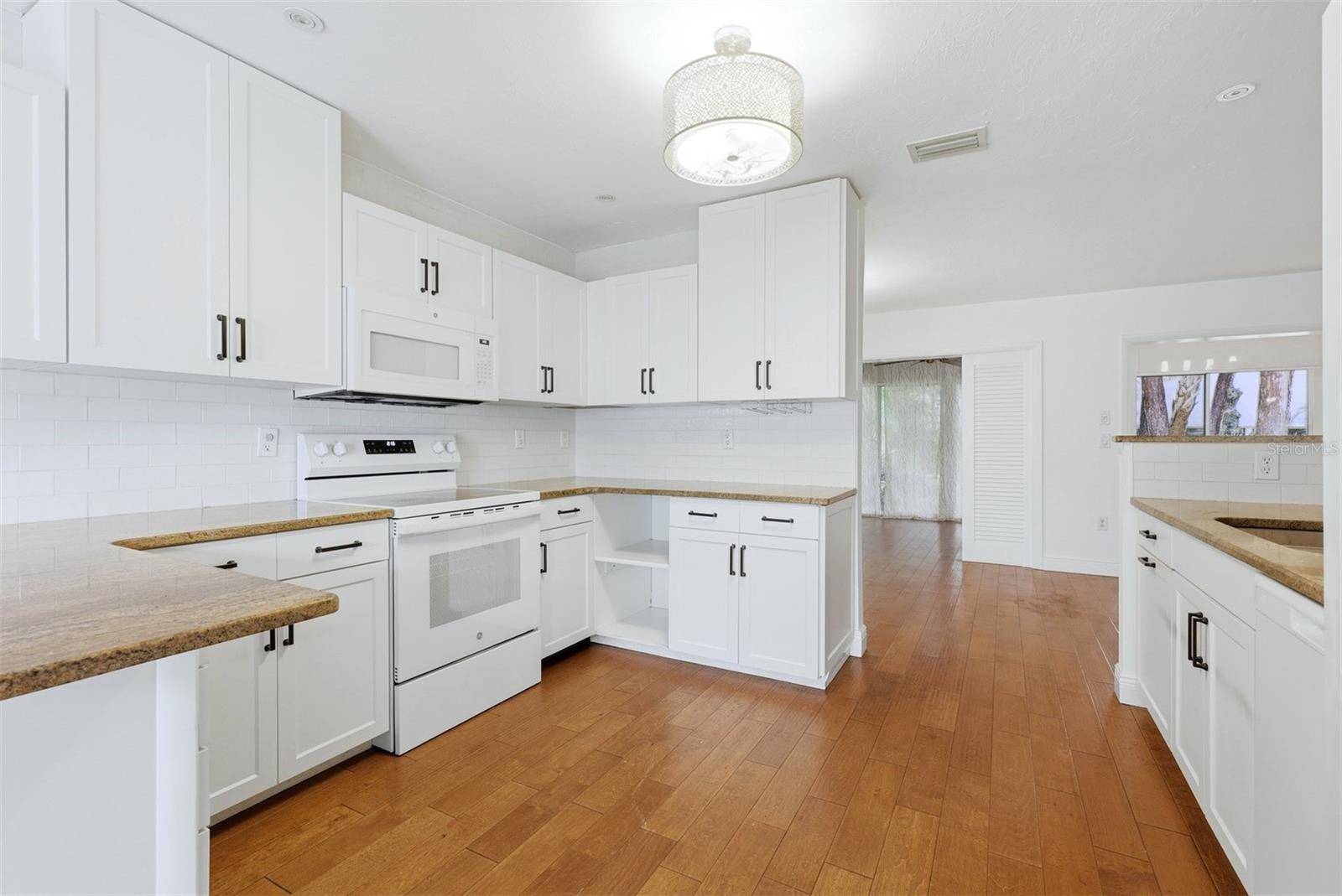 5273 VILLA MAJORCA CT #25, Sarasota, FL 34235