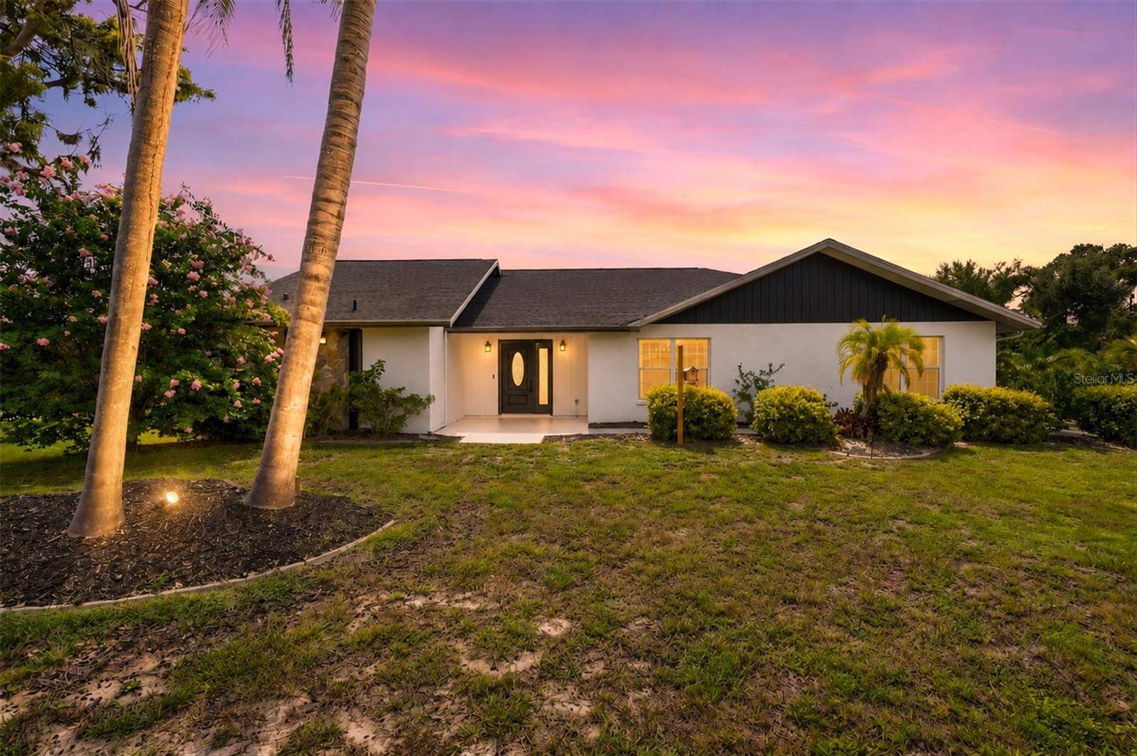 1420 MACKINTOSH BLVD, Nokomis, FL 34275