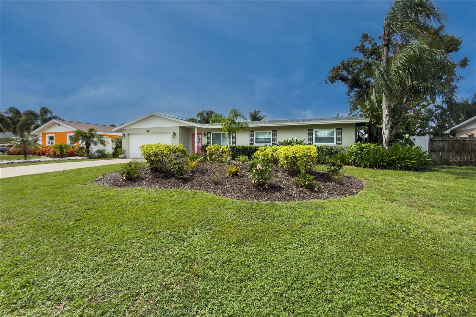 3326 BOUGAINVILLEA ST, Sarasota, FL 34239