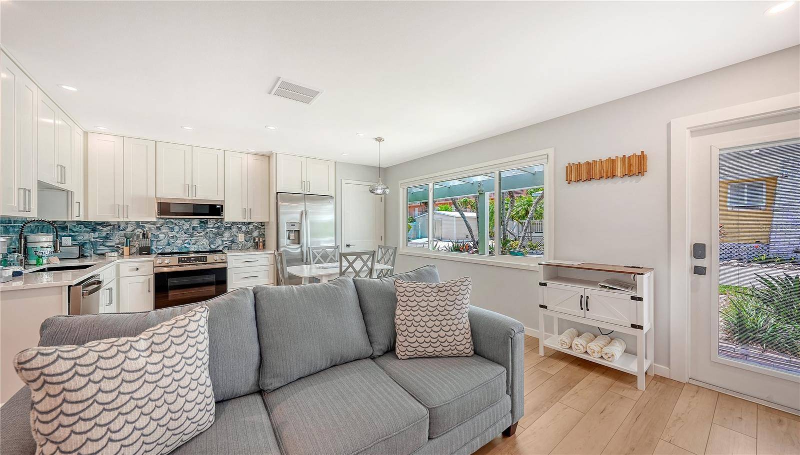 1603 GULF DR N #3, Bradenton Beach, FL 34217
