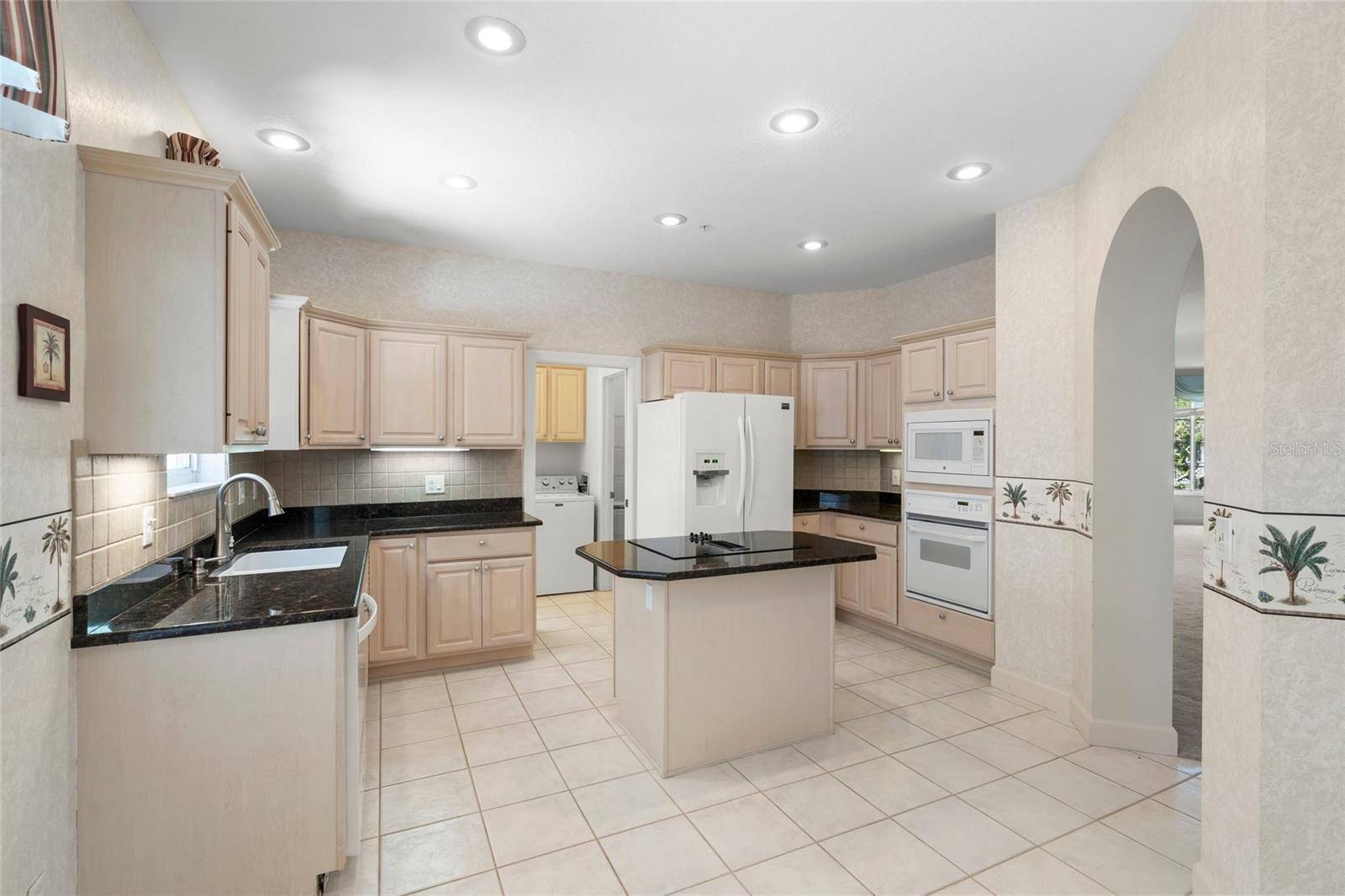 3954 HAMILTON CLUB CIR #14, Sarasota, FL 34242