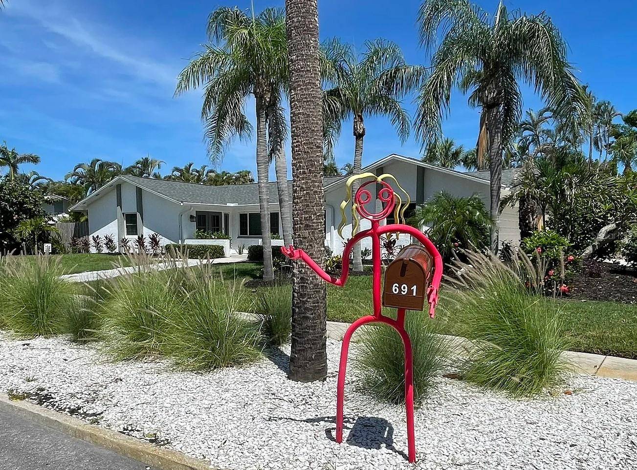 691 RUSSELL ST, Longboat Key, FL 34228