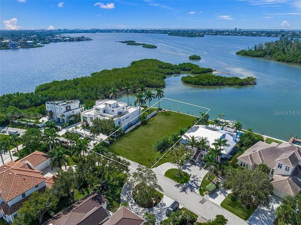 1386 TANGIER WAY, Sarasota, FL 34239