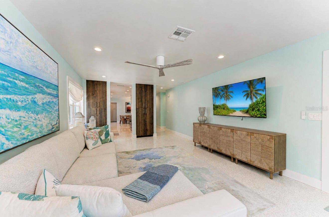 580 LINLEY ST, Longboat Key, FL 34228
