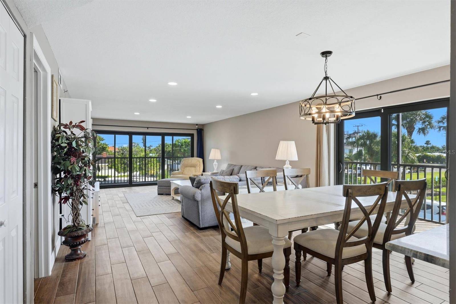 1001 BENJAMIN FRANKLIN DR #206, Sarasota, FL 34236
