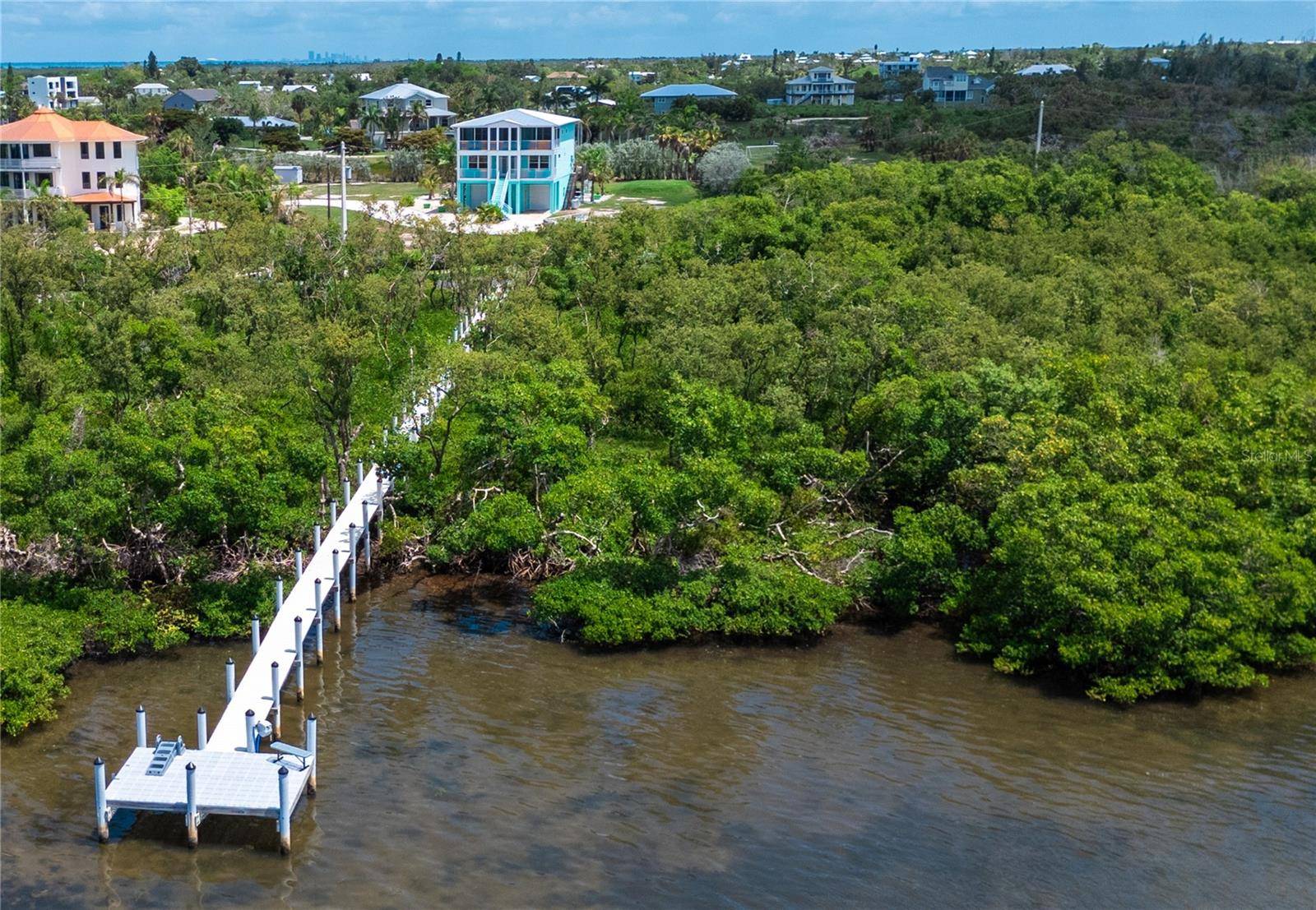 180 HORSESHOE LOOP RD, Terra Ceia, FL 34250