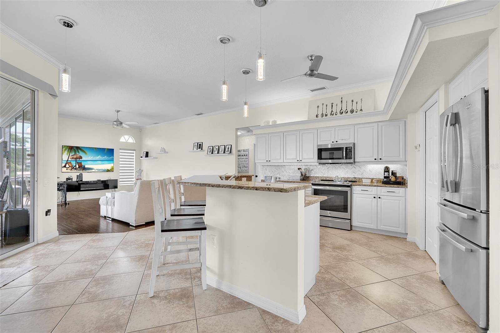 6817 CORRAL CIR, Sarasota, FL 34243