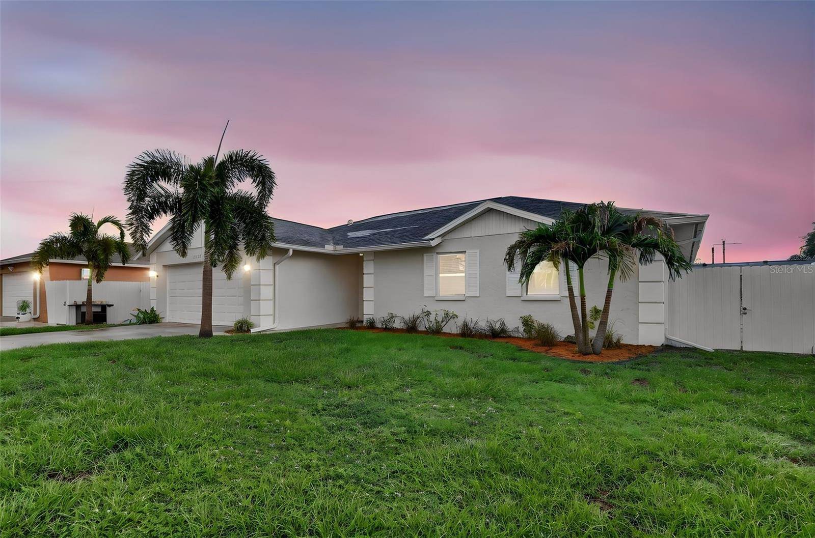 4063 PALAU DR, Sarasota, FL 34241