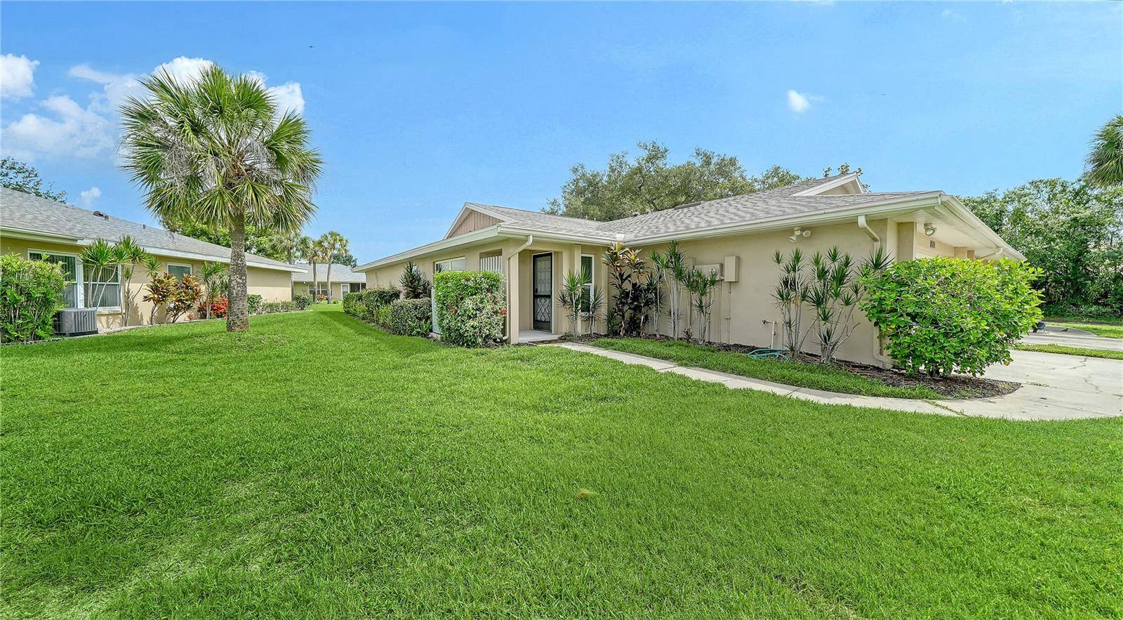 5689 EVERGREEN DR #18, Sarasota, FL 34233