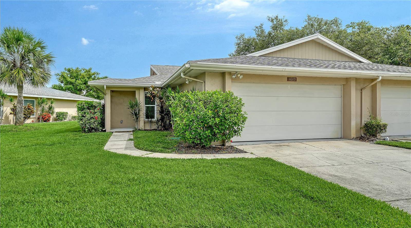 5689 EVERGREEN DR #18, Sarasota, FL 34233