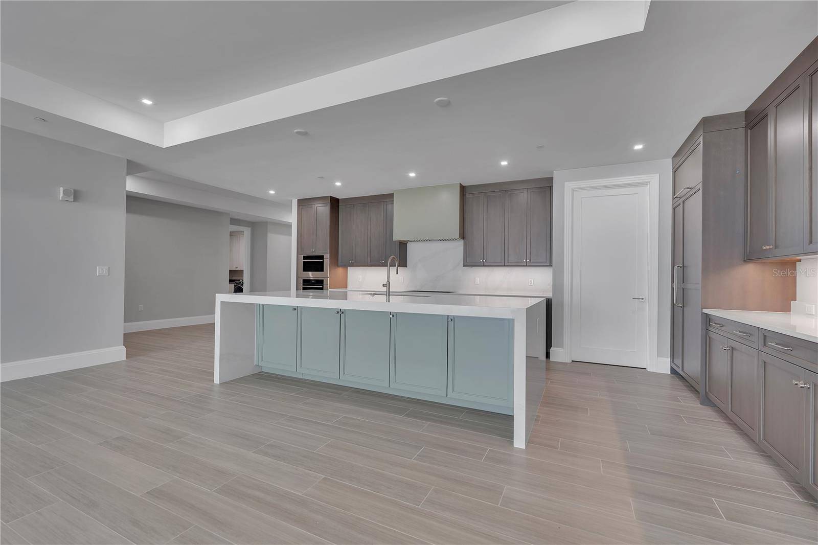 70 AVENIDA VENECCIA #202, Sarasota, FL 34242