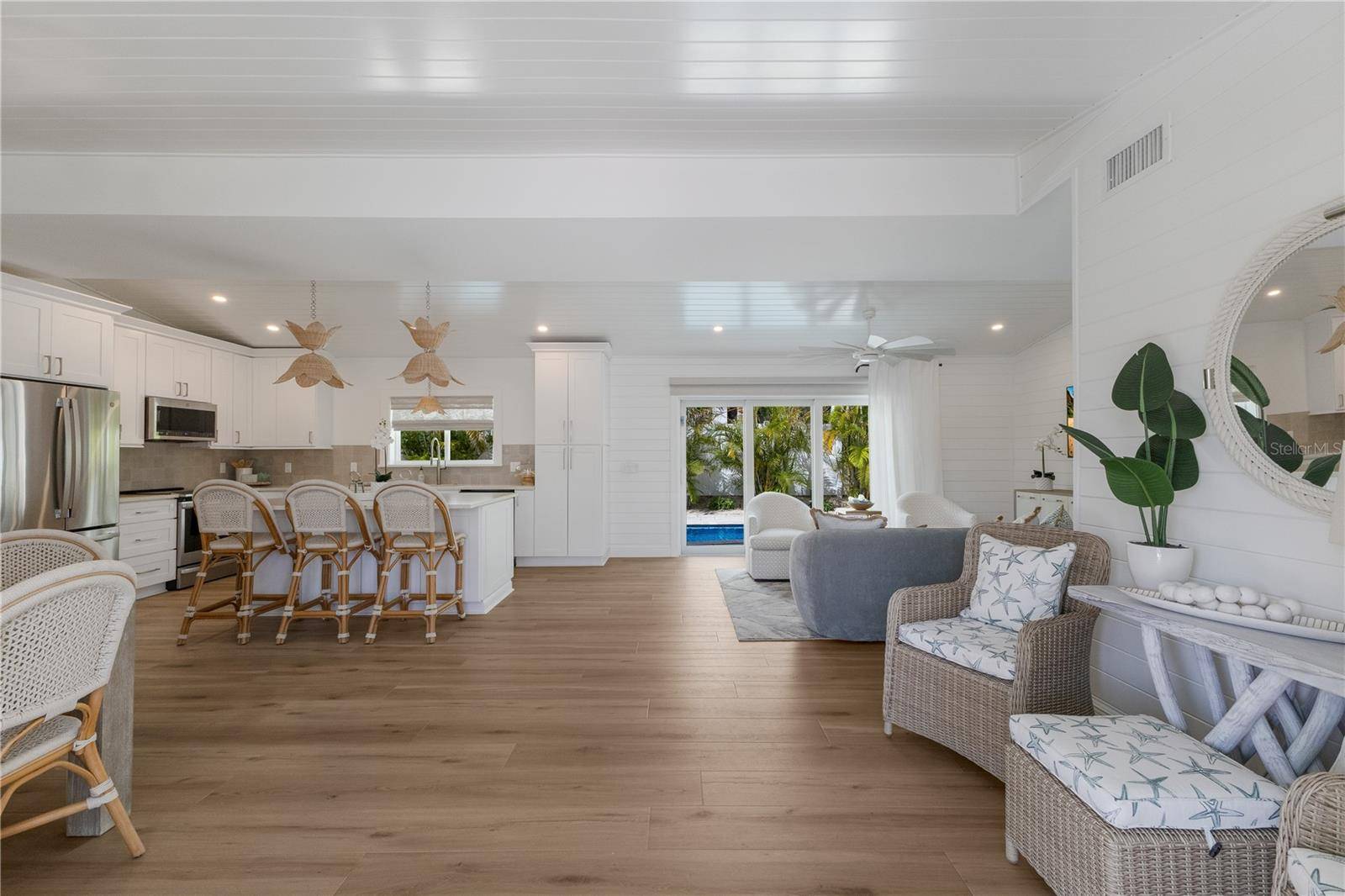 401 N SHORE DR, Anna Maria, FL 34216
