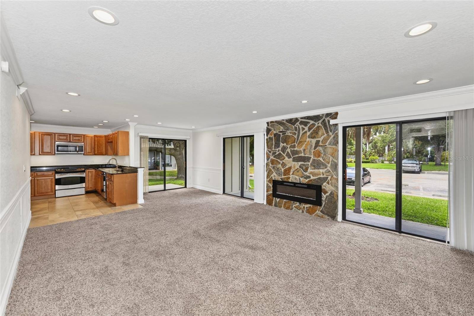 2220 BAHIA VISTA ST #G4, Sarasota, FL 34239