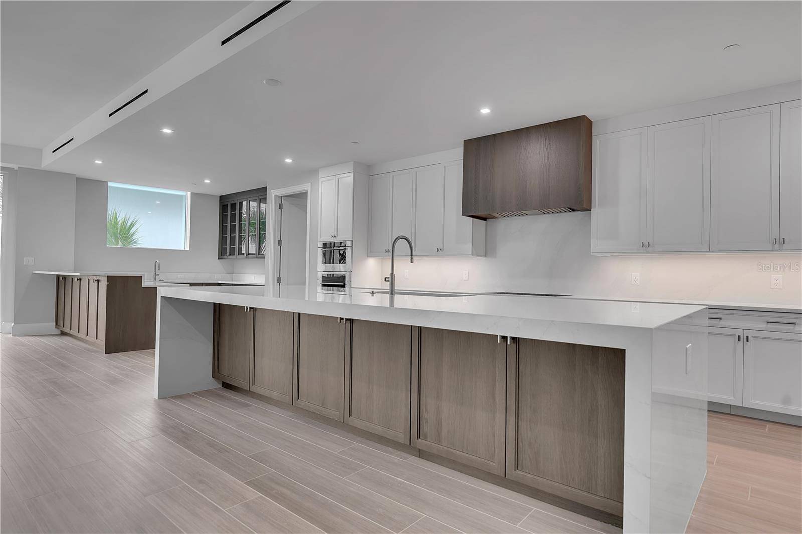 70 AVENIDA VENECCIA #204, Sarasota, FL 34242